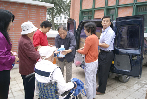 后勤集团举办离退休职工运动会