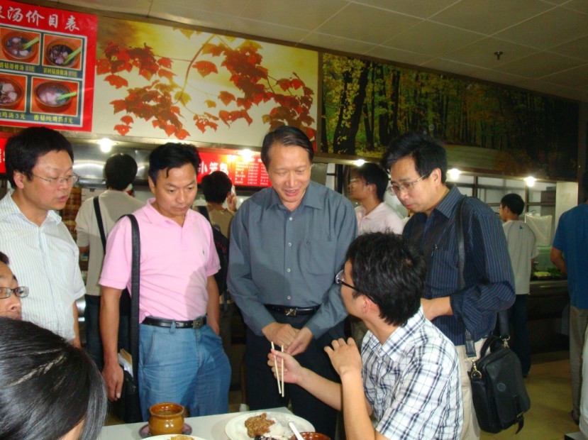 校长助理黎玖高率教育部调研组对安徽福建高校学生食堂工作进行调研