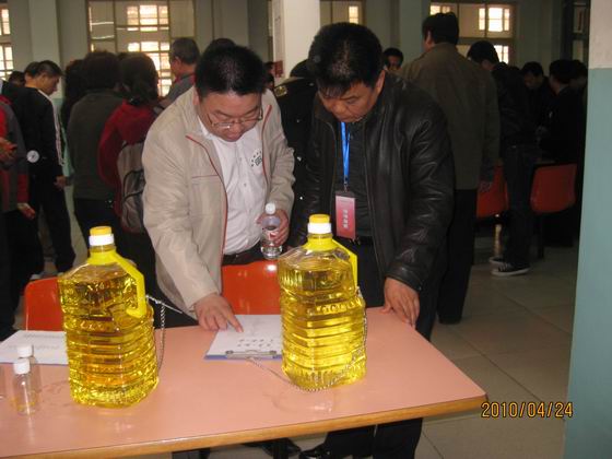 餐饮管理部多措施严把食用油安全关