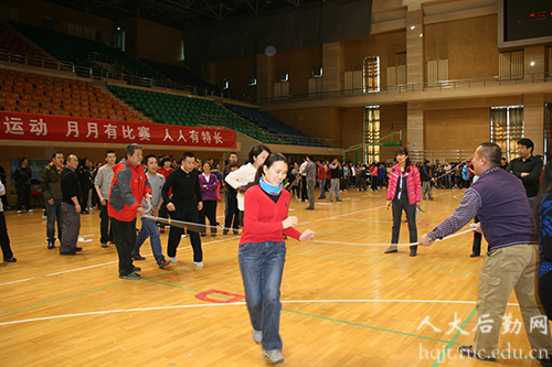 集团各分会参加学校迎“三八”节趣味运动会，斩获佳绩