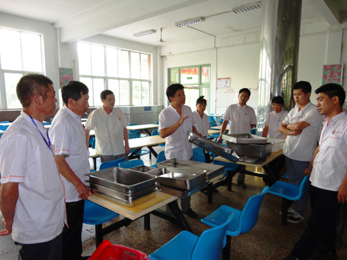 餐饮管理部全力以赴完成暑期餐饮保障任务